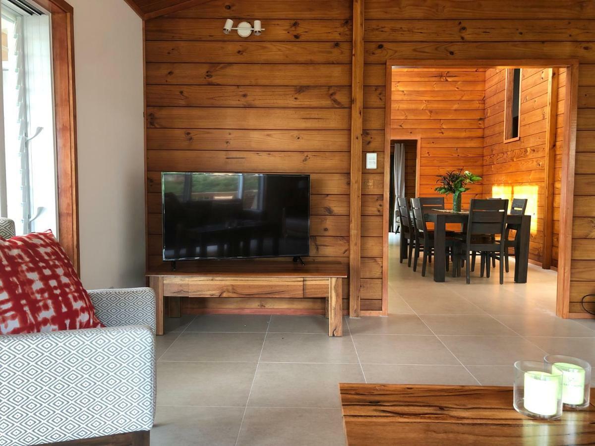 Pacific Views, Tranquil Location, Large Home Navy House 2 Rarotonga Exterior photo